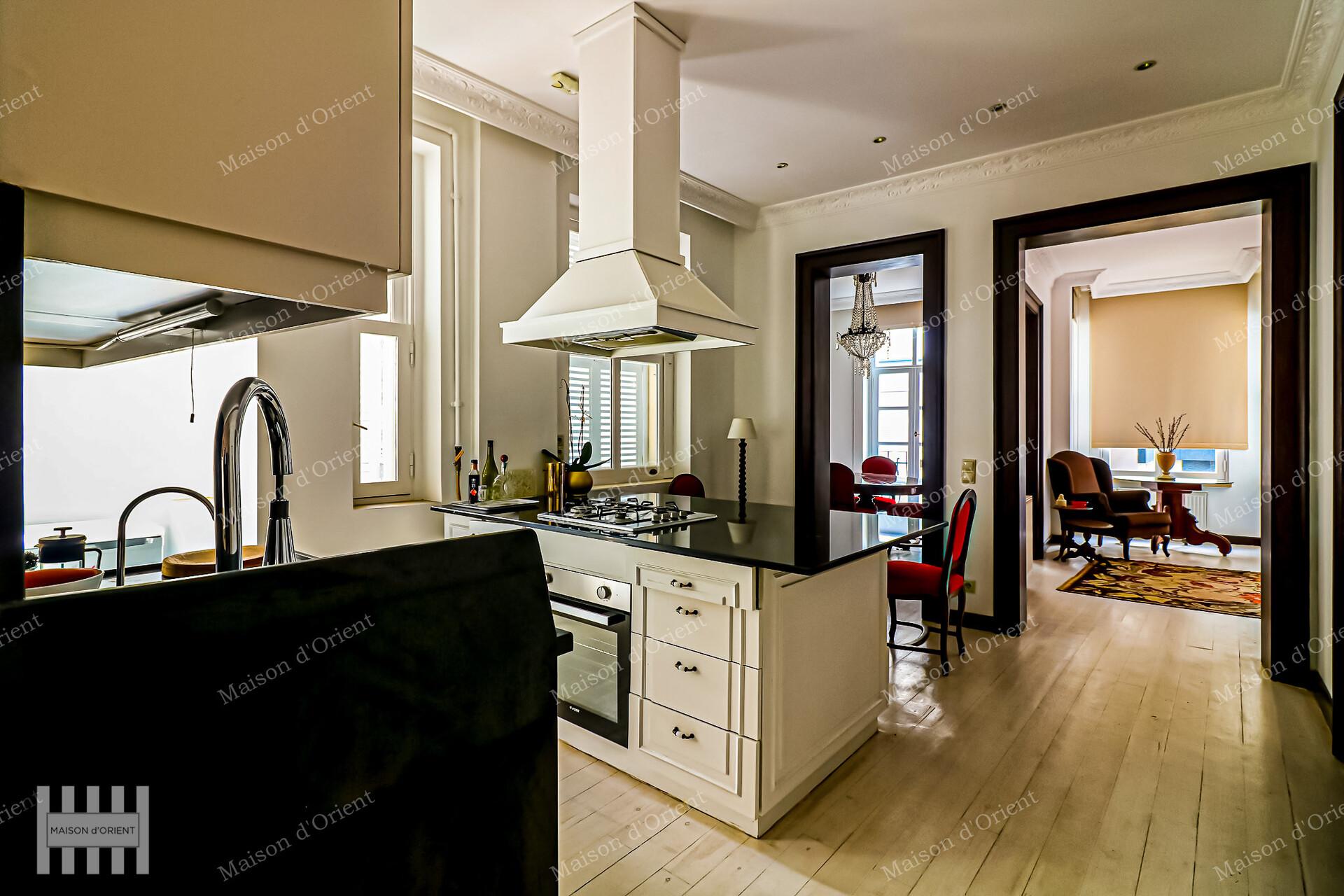 2+1 Flat for Rent in Cihangir Historical Pamir Bey Apartment — Cihangir, İstanbul — 2+1 — Closed