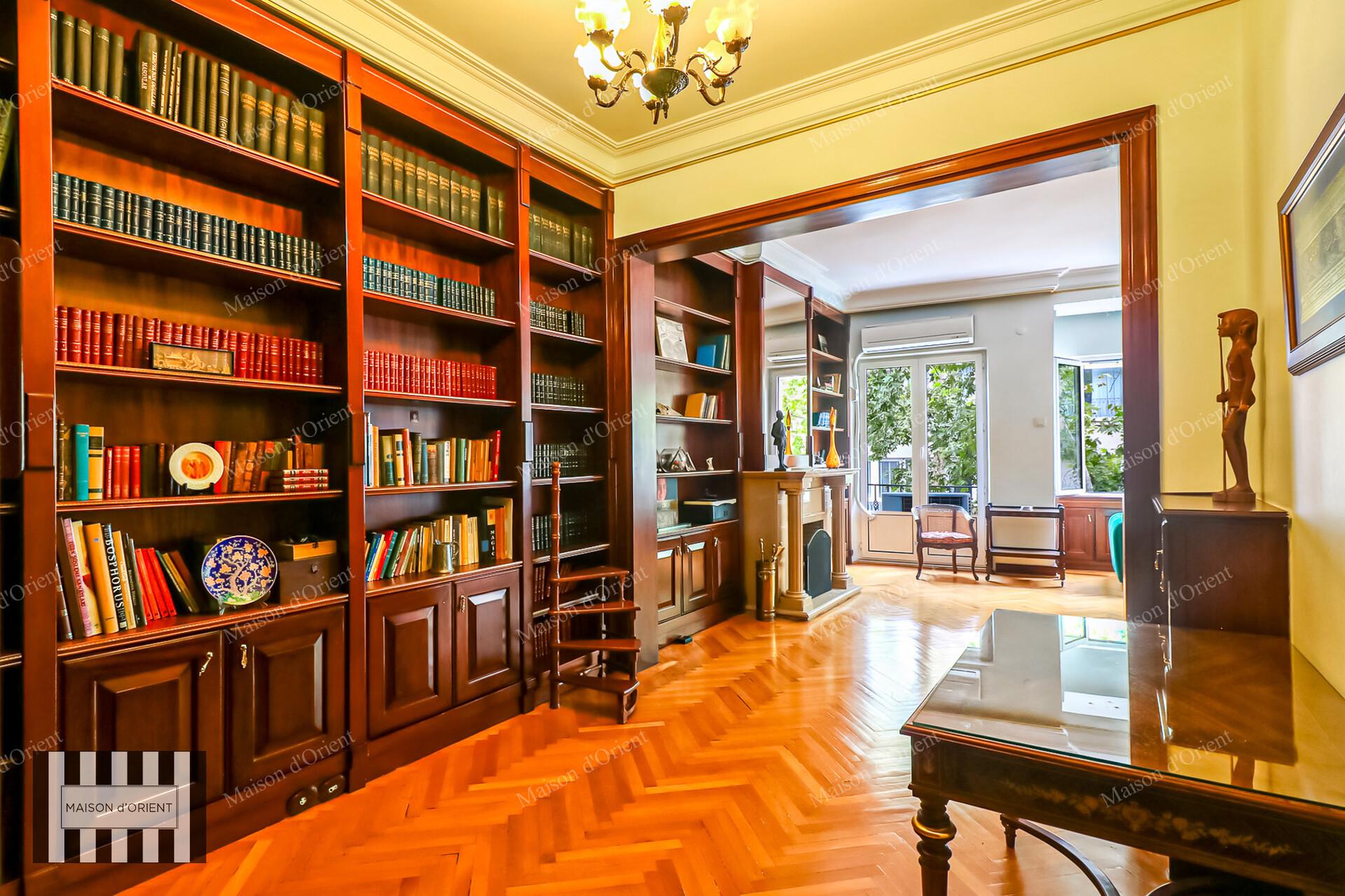 Nişantaşı Tarihi Pamuk Apartmanı'nda Satılık 3+1 Daire — Nişantaşı, İstanbul — 3+1 — Satılık