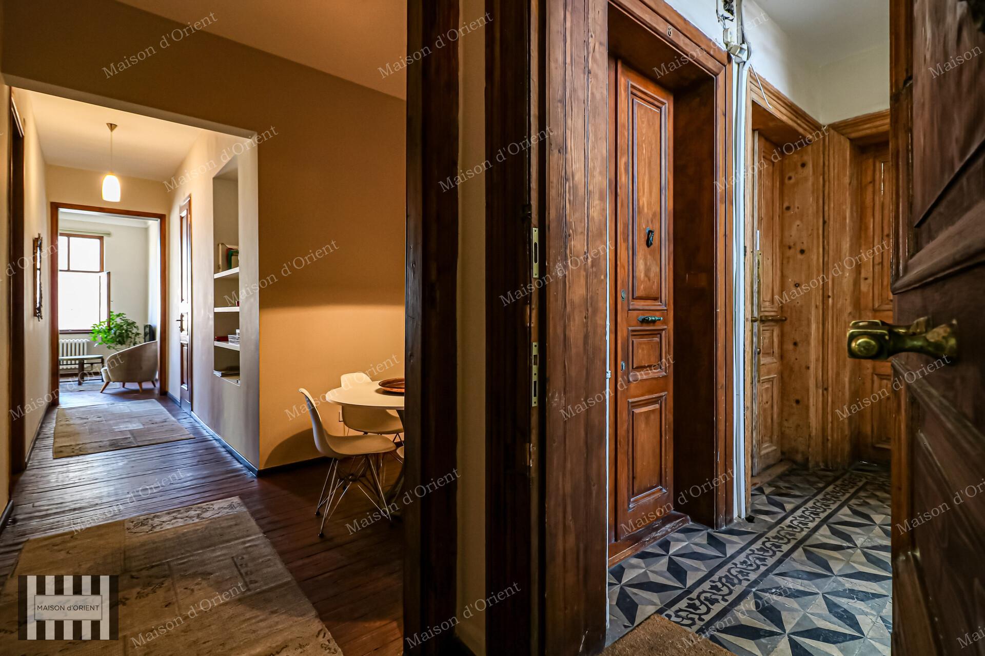 3+1 Rental Flat in Historical Building Next to Galata Tower — Galata, İstanbul — 3+1 — Closed