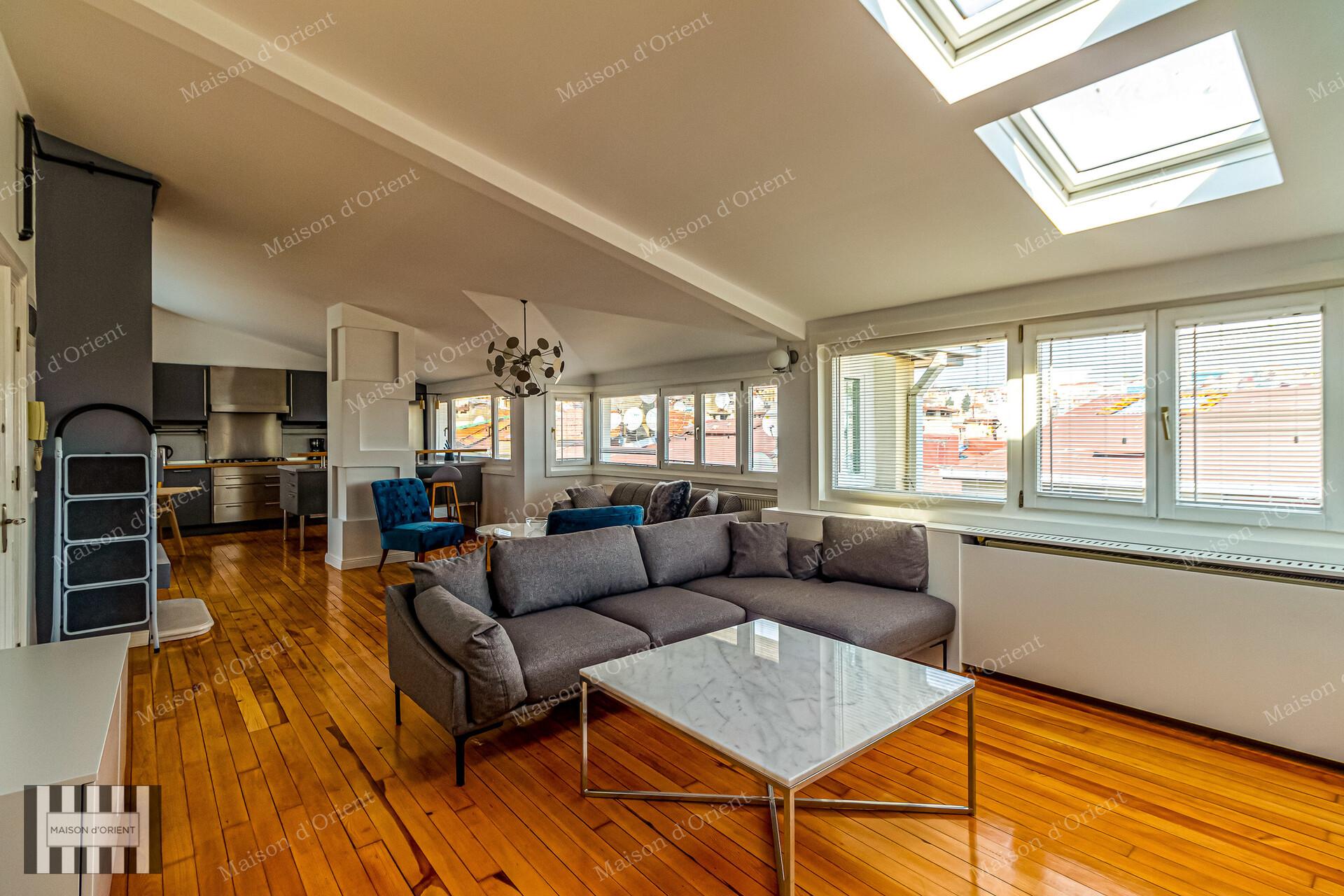 1+1 Furnished Flat for Rent with View in Historical Building, Galata — Galata, İstanbul — 1+1 — Closed
