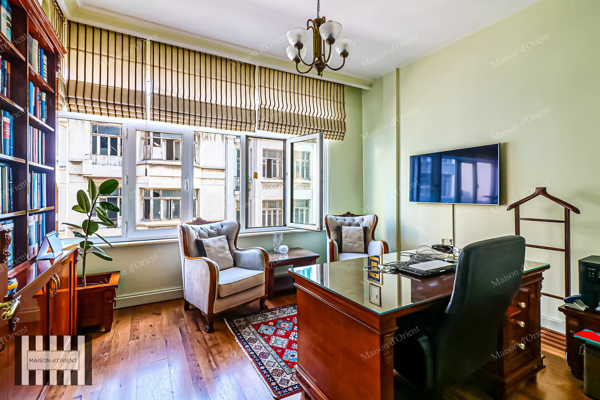 3+1 Apartment for Sale in a Palas Building Near Taksim Square — Taksim, İstanbul — 3+1 — Closed