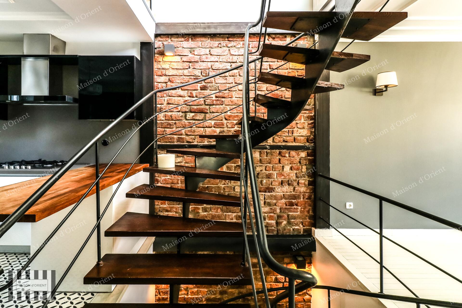 Historical Greek House with Terrace and View for Rent — Cihangir, İstanbul — 3+1 — Closed