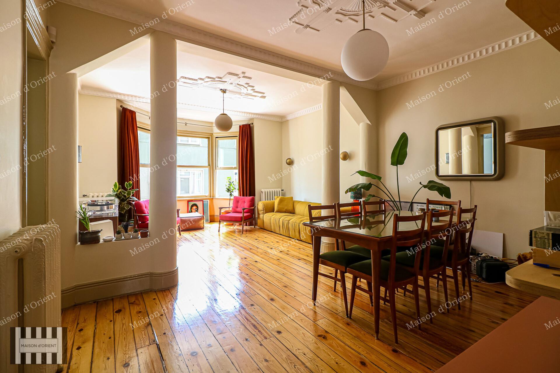 2+1 Furnished Rental Flat in Historical Gusto Building in Cihangir — Cihangir, İstanbul — 2+1 — Closed