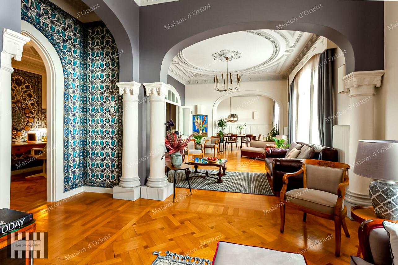 4+1 Apartment for Rent in Historical Hayırlı Building — Gümüşsuyu, İstanbul — 4+1 — Closed