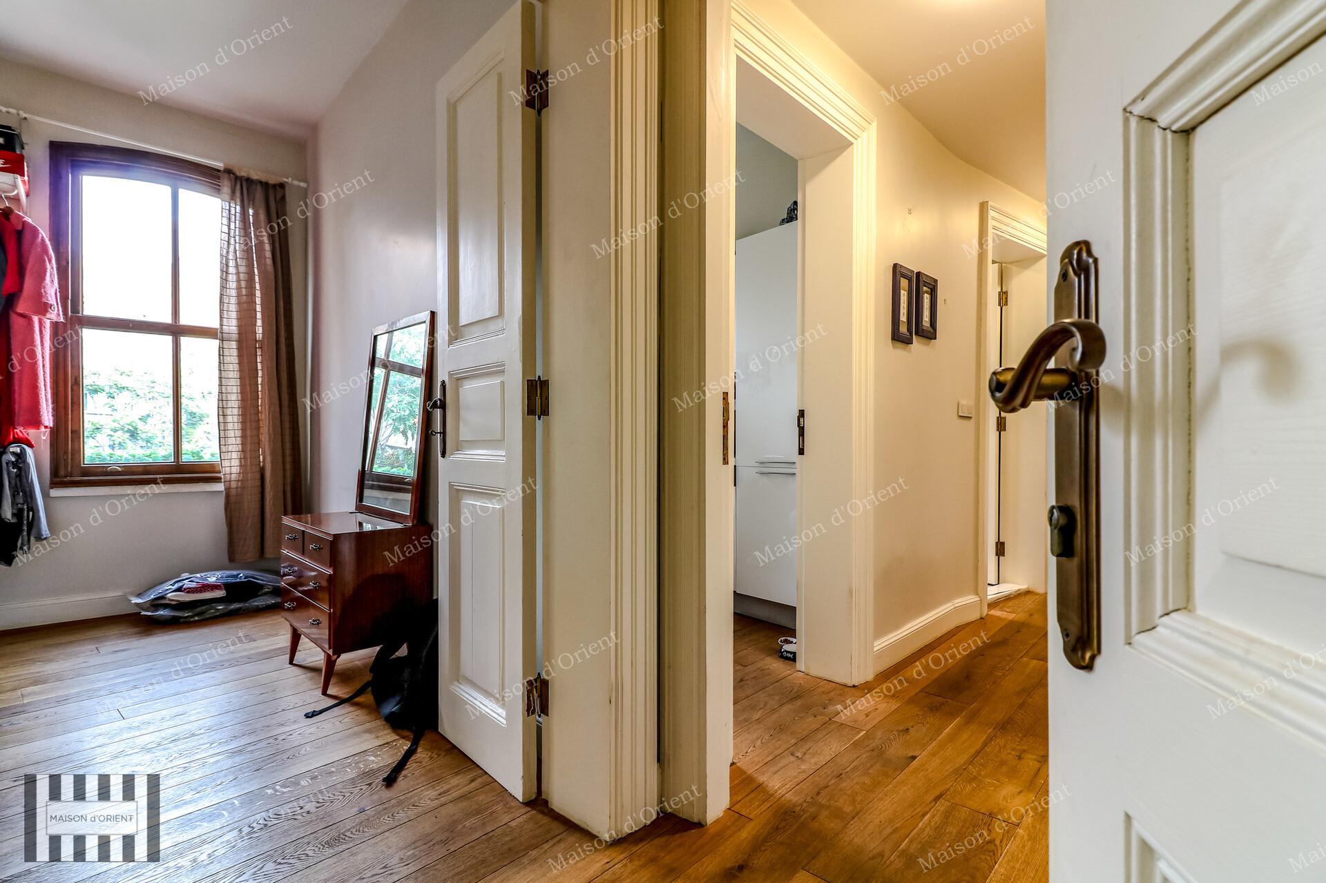 2+1 Flat for Rent with View in Historical Building in Galata — Galata, İstanbul — 2+1 — Closed