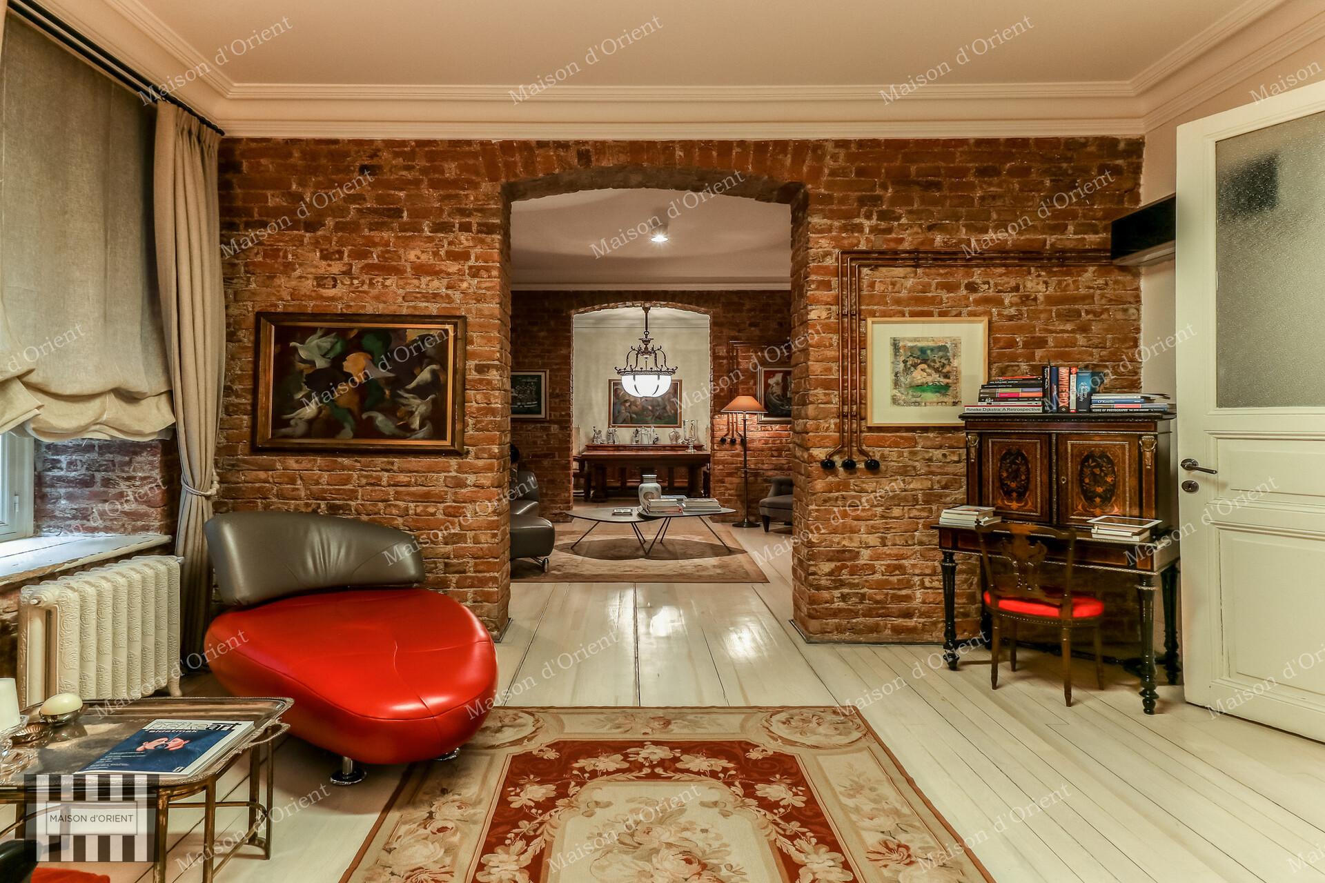 Tarihi Doğan Apartmanı'nda Satılık 3+1 Daire — Galata, İstanbul — 3+1 — Kapanmış