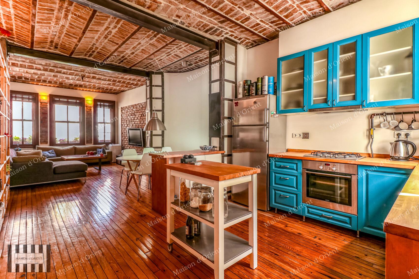 Flat for Rent in Historical Alaaddin Building — Galata, İstanbul — 1+1 — Closed