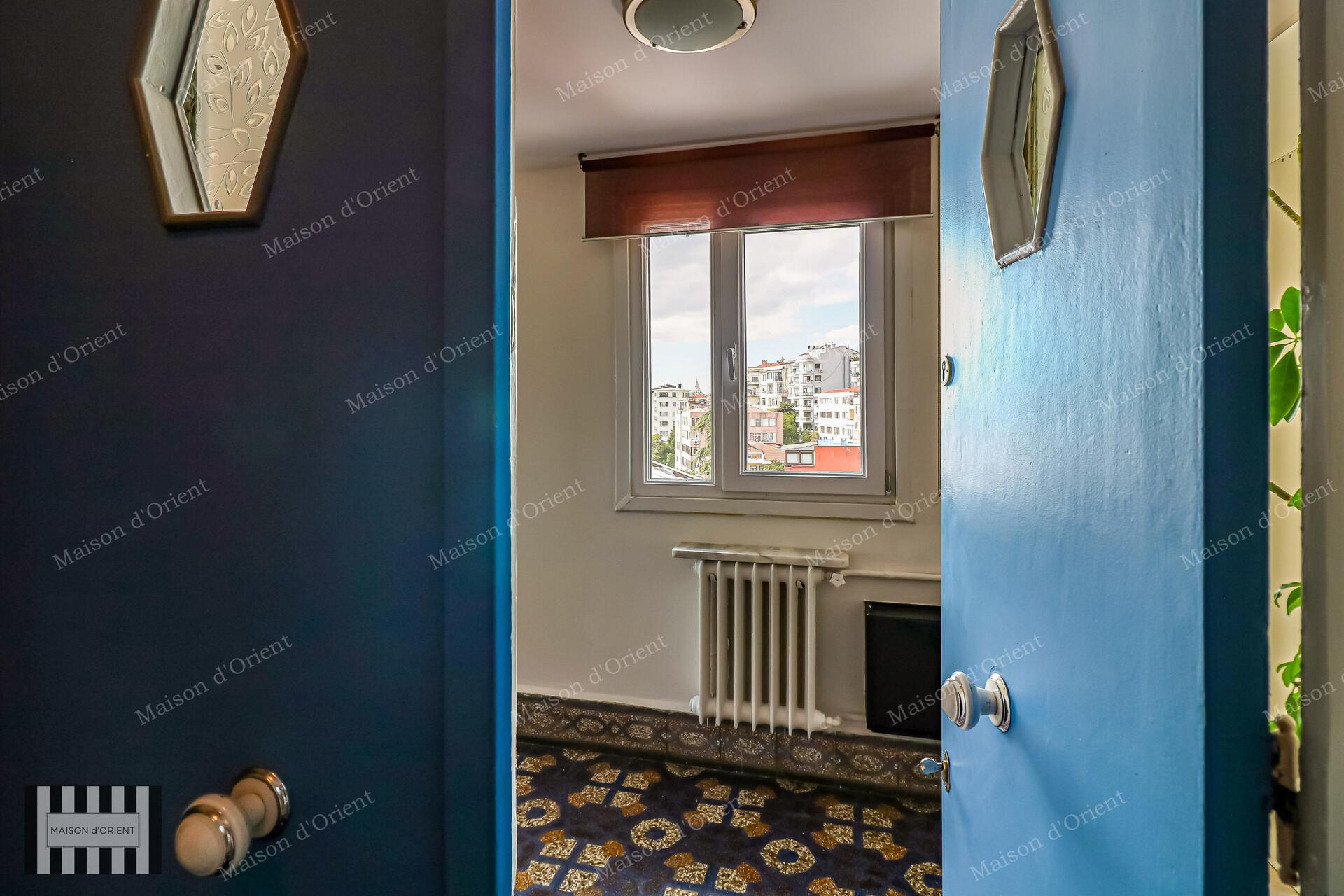 Cihangir'de Teraslı ve Boğaz Manzaralı Kiralık 2+1 Eşyalı Daire — Cihangir, İstanbul — 2+1 — Kiralık