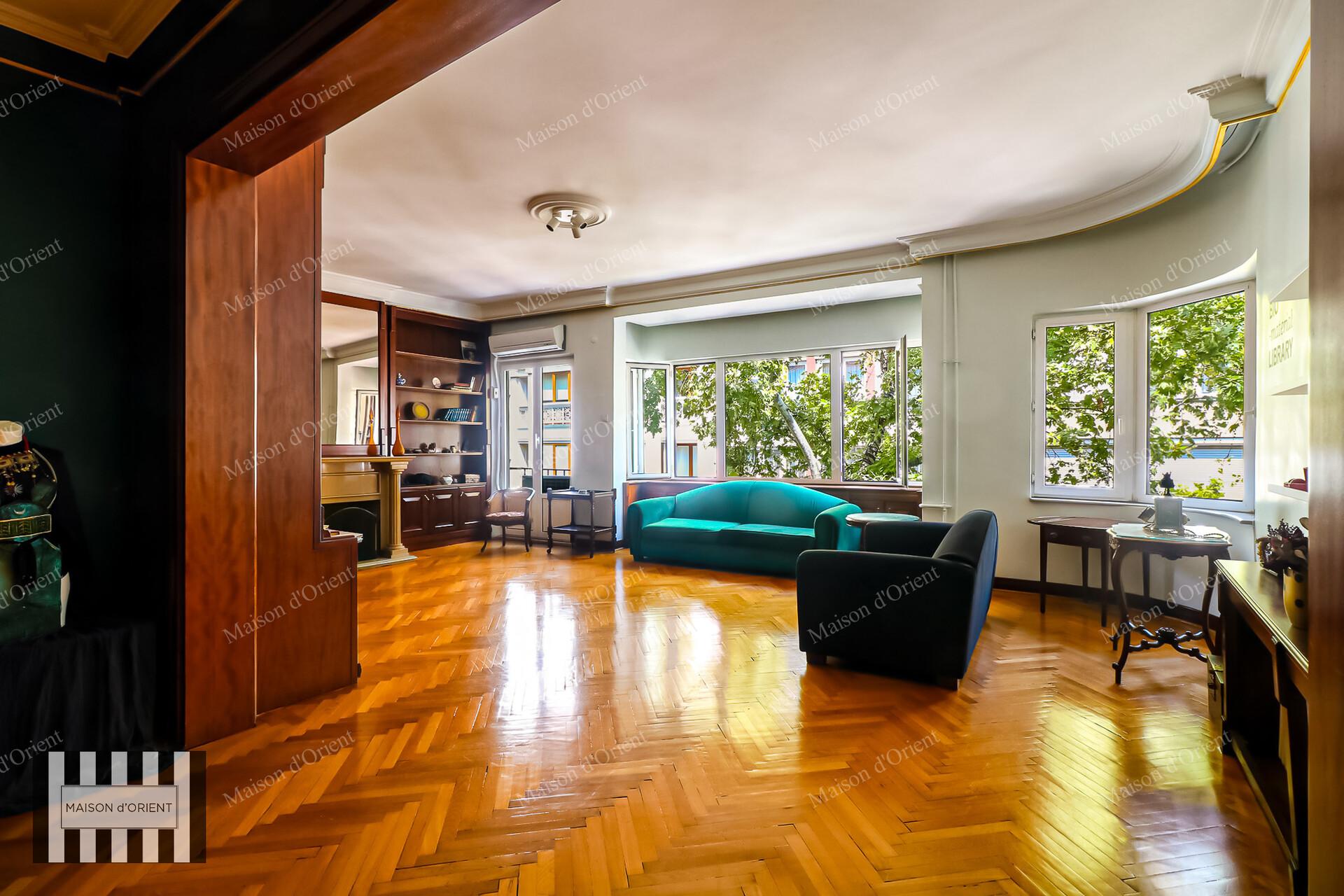3+1 Apartment for Sale in Nişantaşı Historical Pamuk Apartment — Nişantaşı, İstanbul — 3+1 — For Buy