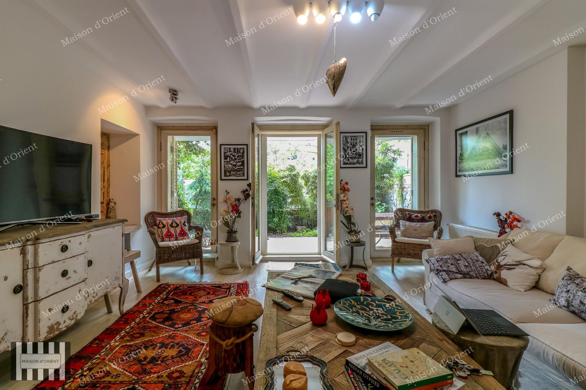 Galata'da Kiralık 1+1 Bahçe Dubleksi — Galata, İstanbul — 1+1 — Kiralık