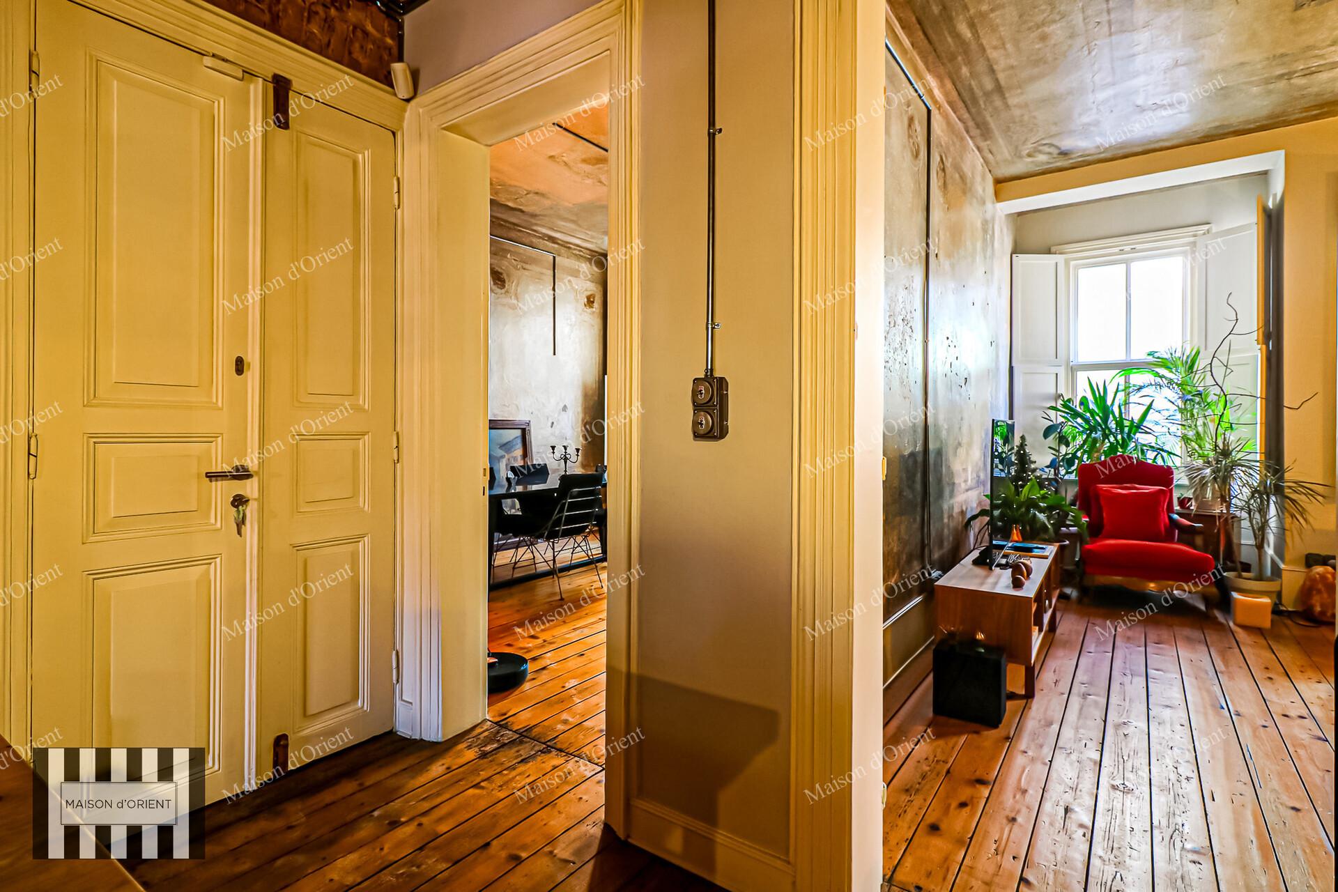 3+2 Apartment for Sale in Galata Historical Building — Galata, İstanbul — 3+2 — Closed