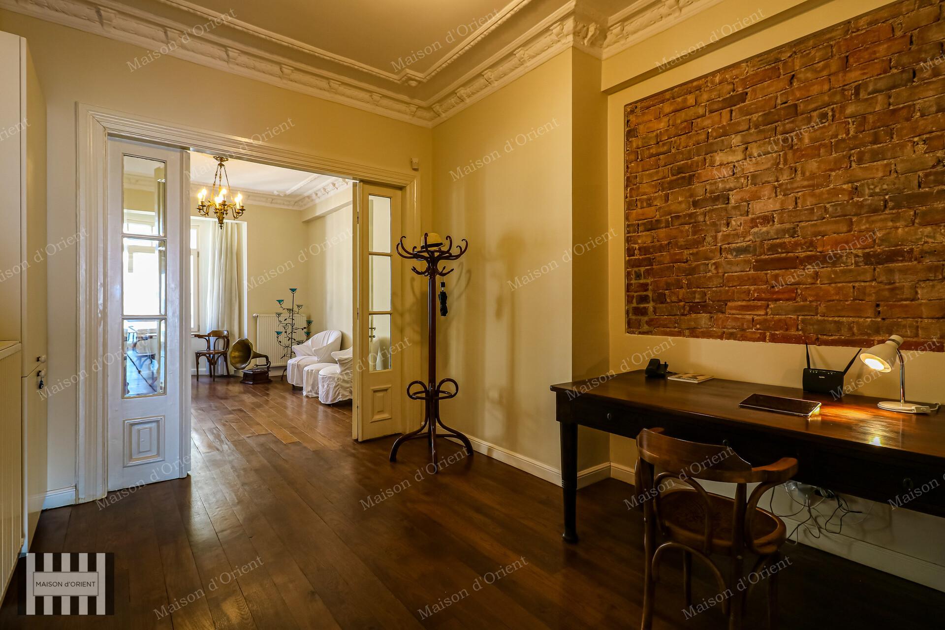 2+1 Furnished Apartment for Rent with Golden Horn View in Pera — Pera, İstanbul — 2+1 — Closed