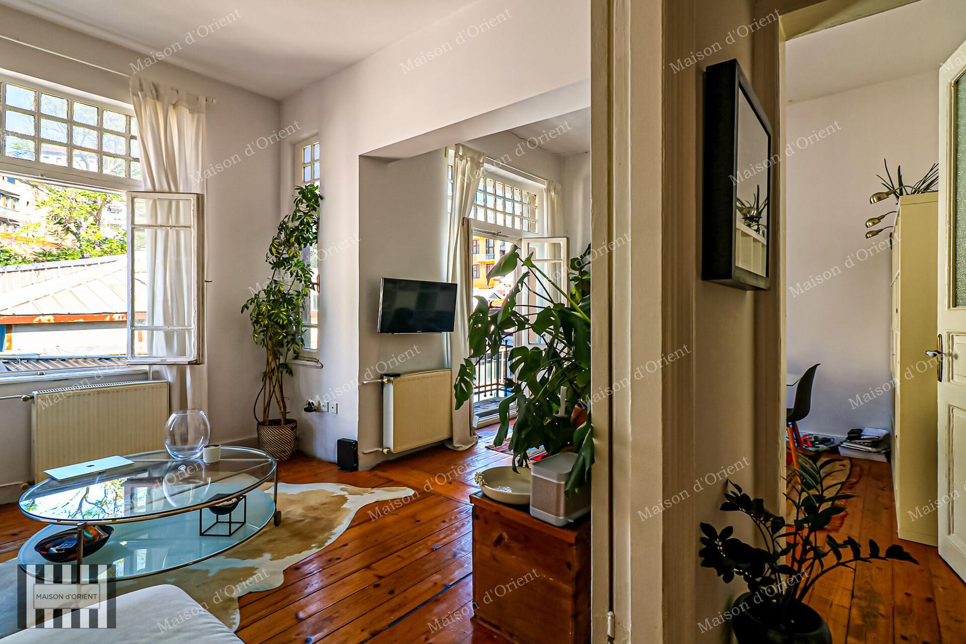 Çukurcuma Tarihi Fazilet Apartmanı'nda Satılık 2+1 Daire — Çukurcuma, İstanbul — 2+1 — Satılık