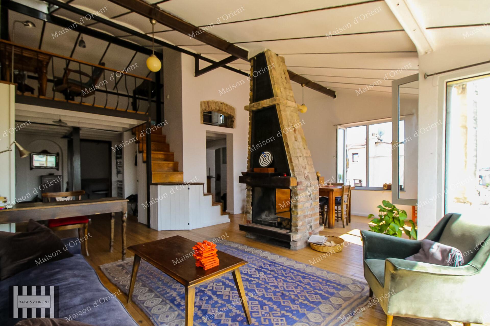 2+1 Apartment for Sale in Historical Building, Galatasaray — Galata, İstanbul — 2+1 — For Buy