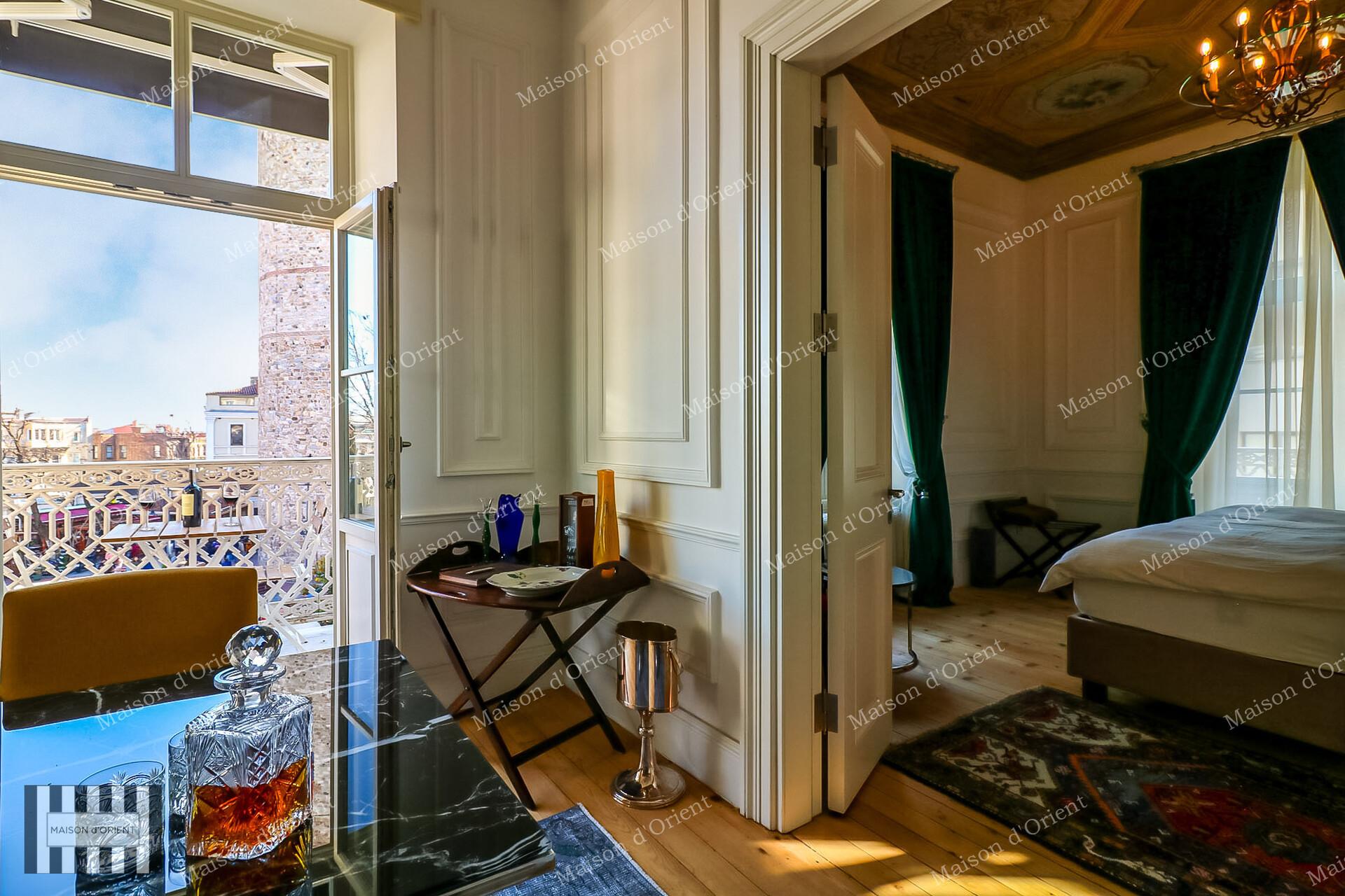 Galata Tarihi Urgliavich Apartmanı'nda Satılık 1+1 Daire — Galata, İstanbul — 1+1 — Kapanmış