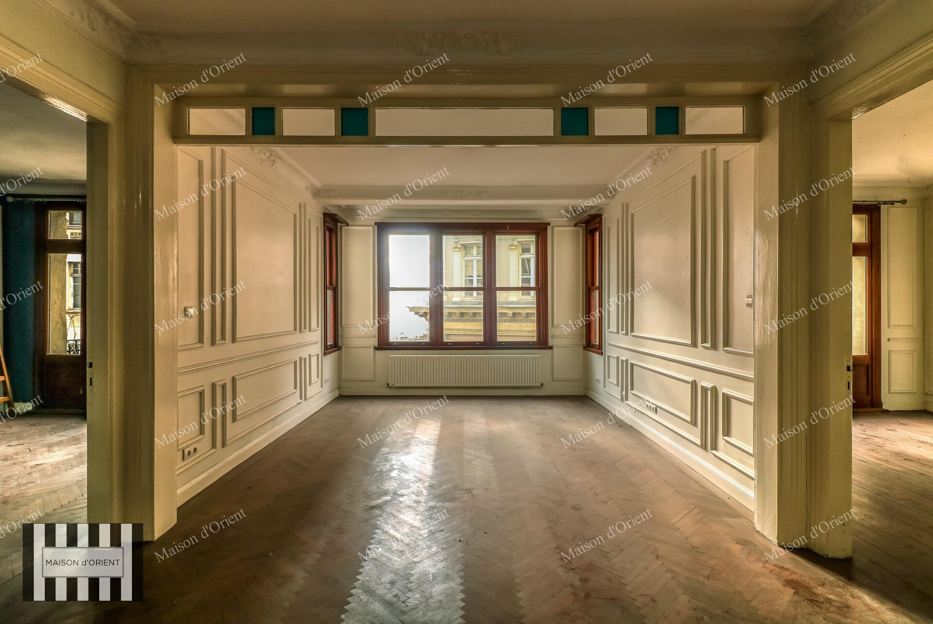 4+1 Rental Flat in Historical Building on Meşrutiyet Street — Pera, İstanbul — 4+1 — Closed