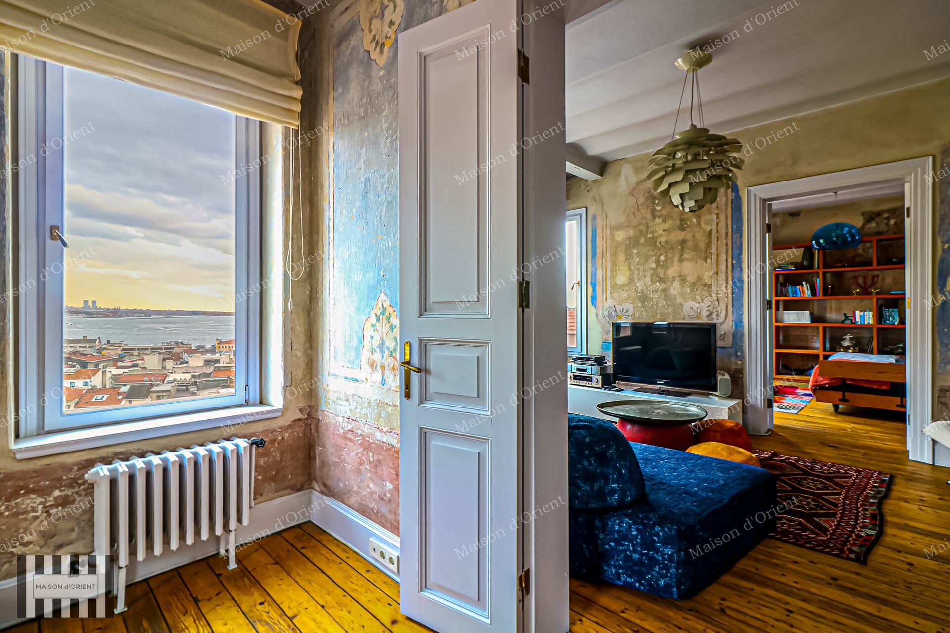 3+1 Furnished Apartment for Sale in Historical Ferah Apartment, Galata — Galata, İstanbul — 3+1 — For Buy