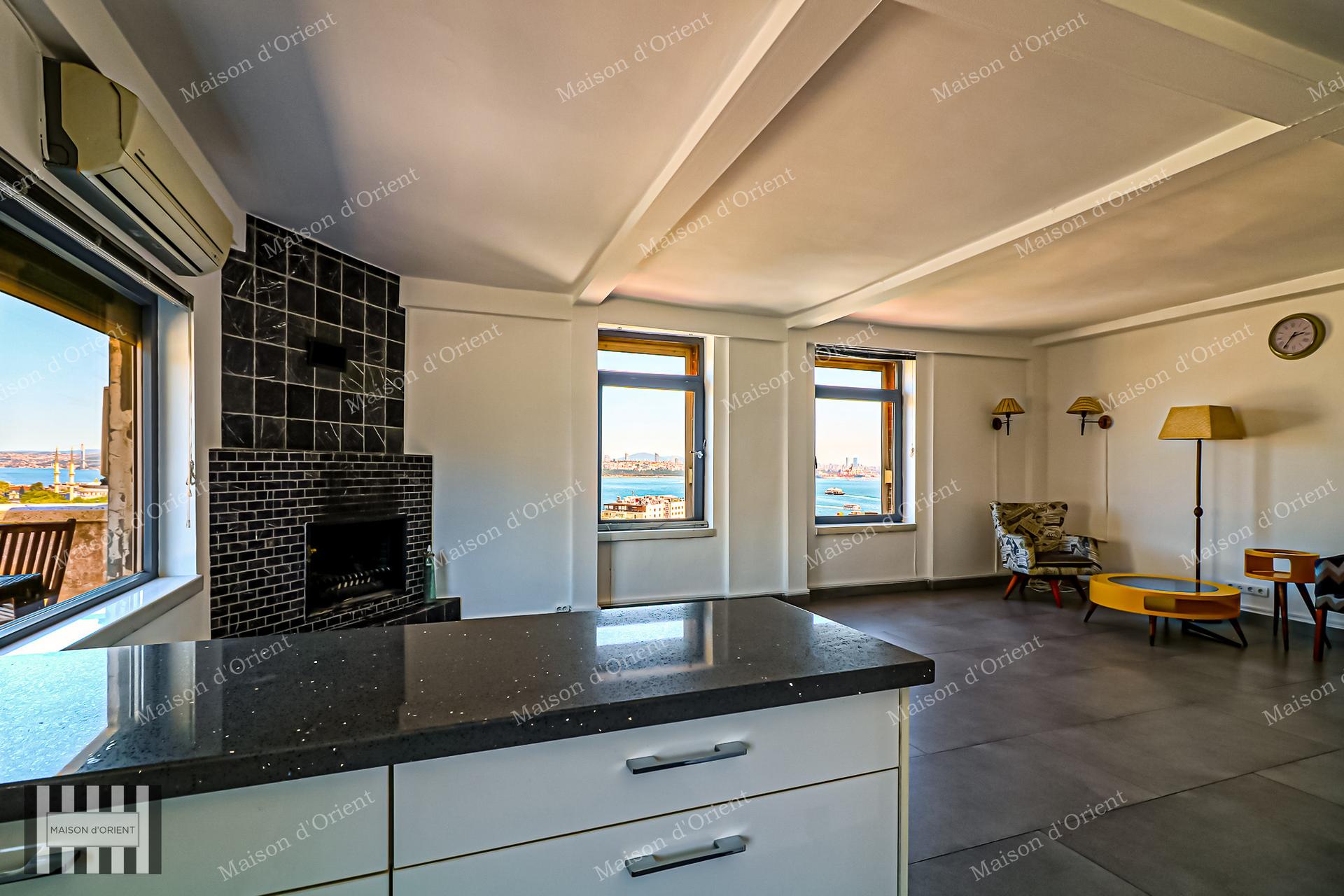 1+1 Rental Flat with Terrace and Bosphorus View in Galata — Galata, İstanbul — 1+1 — Closed
