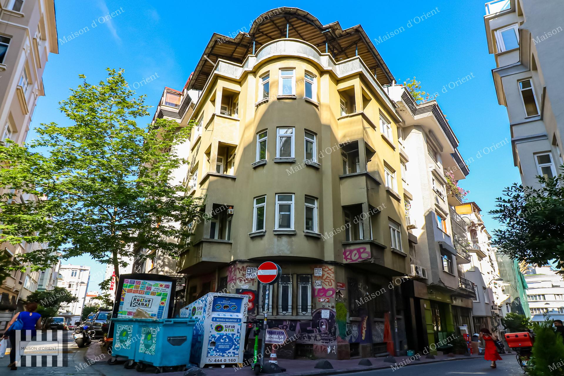 6 Storeys Historical Building for Sale in Central Cihangir — Cihangir, İstanbul — Closed
