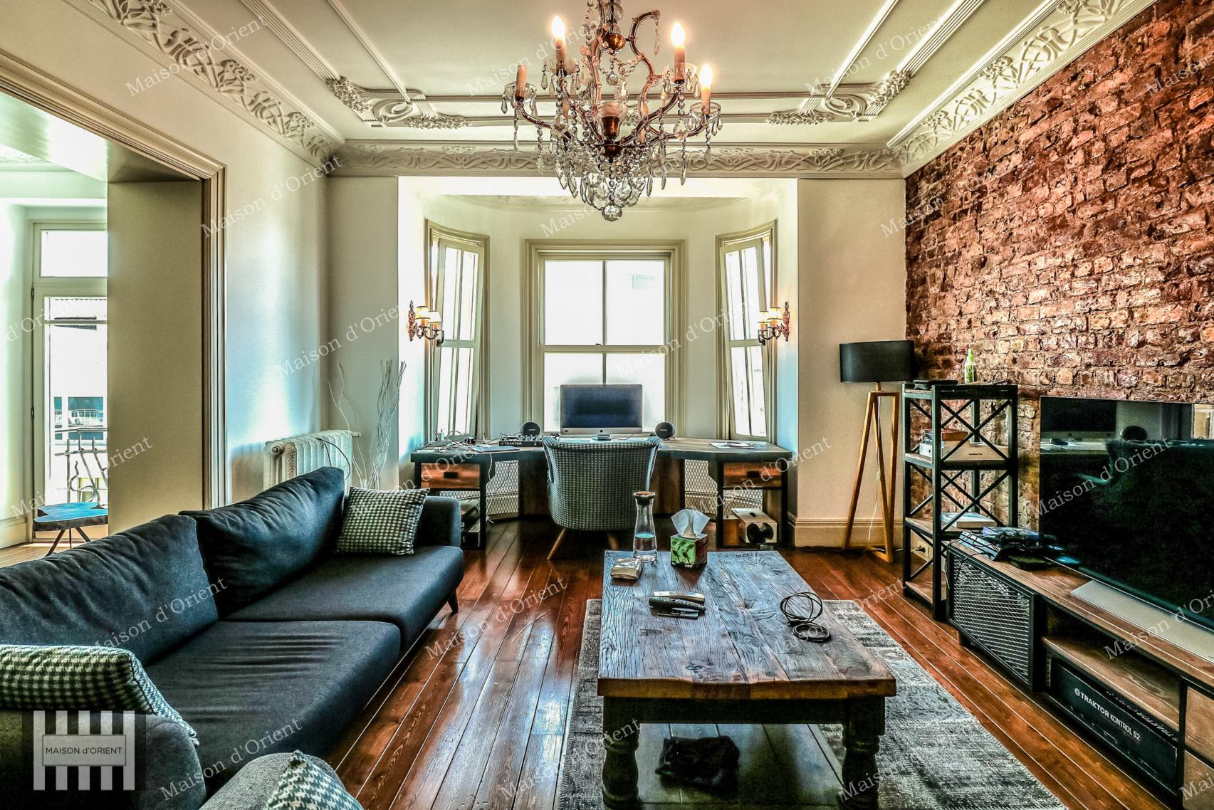 2+1 Rental Flat in Historical Gravier Building — Cihangir, İstanbul — 2+1 — Closed