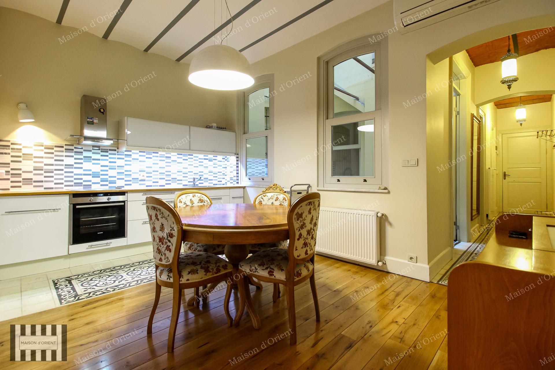 2+1 Renovated Rental Flat in Historical Building, Galata — Galata, İstanbul — 2+1 — Closed