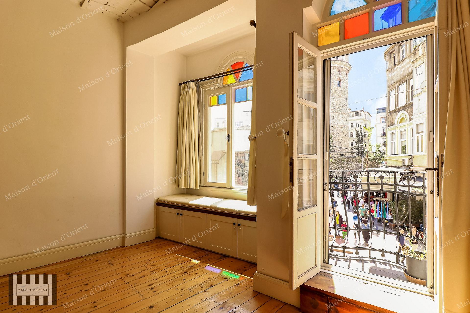 2+1 Flat with View in Historical Building in Galata — Galata, İstanbul — 2+1 — Closed