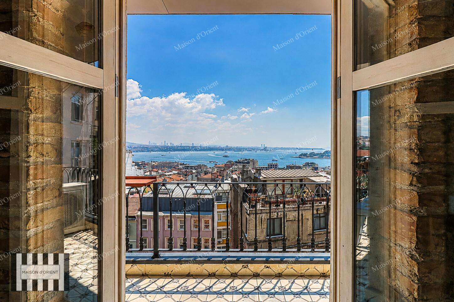 1+1 Furnished Rental Apartment with View in Historical İpera Building — Galata, İstanbul — 1+1 — For Rent