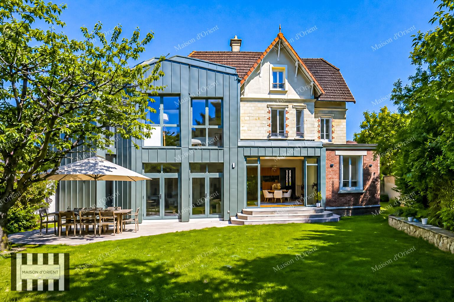 6+1 Detached House for Sale in Clamart — Hauts-de-Seine, France — 6+1 — International