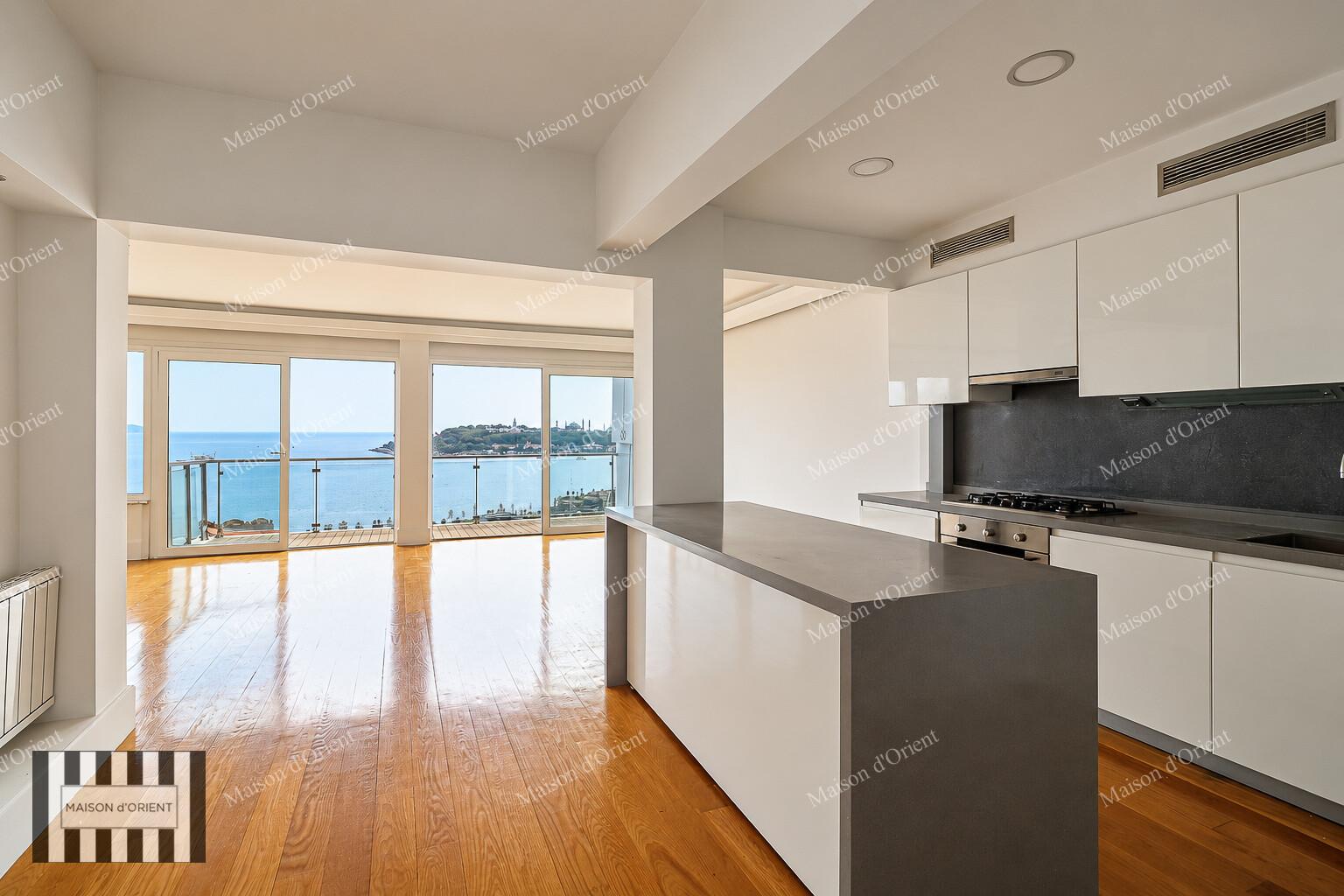 2+1 Apartment for Rent on Kumrulu Street, Cihangir — Cihangir, İstanbul — 2+1 — For Rent